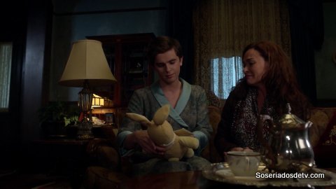 Bates Motel s04e01 4x01 A Danger to Himself and Others Norman