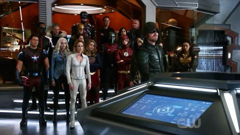 Legends Of Tomorrow: Crisis on Earth-X, Part 4 (3x08)